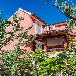 Nadica Apartman