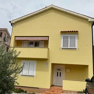 Luni Ii Apartman