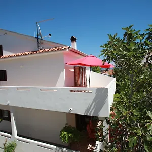 Reljic With Terrace Apartmán