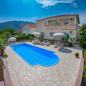 Meri Apartmán